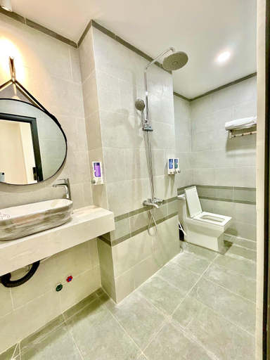 Bathroom 3, Khai Hoan Hotel 2, Bến Cát