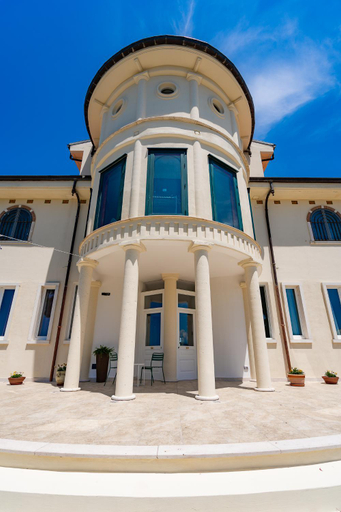 Others 5, Domus Mare Cilento, Salerno