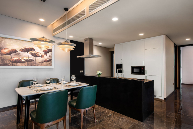 Dining Room 4
