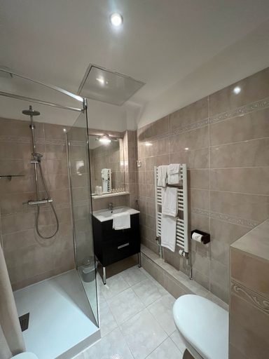 Bathroom 3, l'Harmony, Yvelines