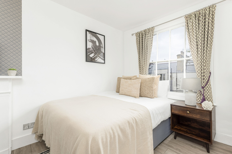 Bedroom 3, The Paddington Rooms, London