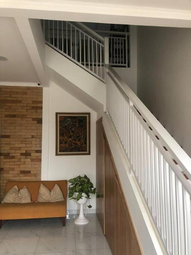 Others 5, Schones Haus Private Pool & Netflix by GroRental, Bandung