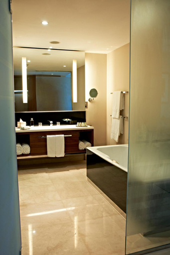 Bathroom 18