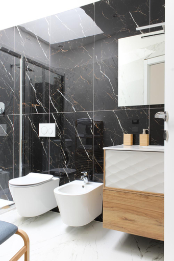 Bathroom 7