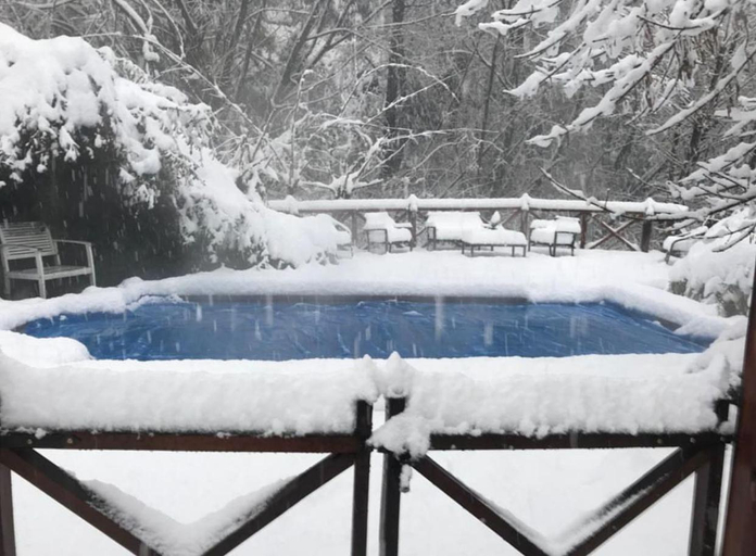 Swimming pool 3, Refugio del Arroyo, Lacar
