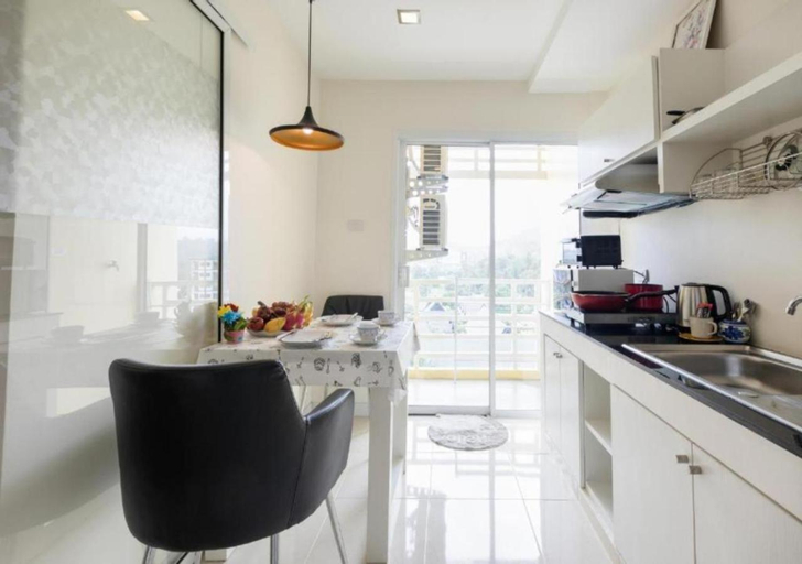 Dining Room 10