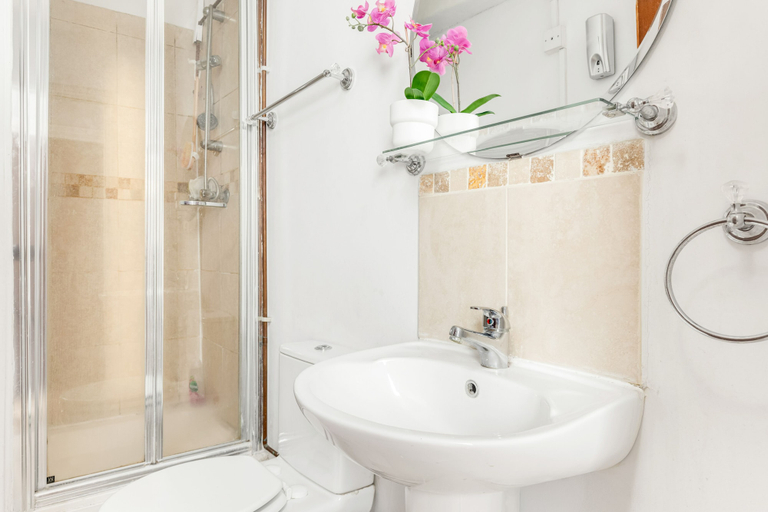 Bathroom, The Paddington Rooms, London
