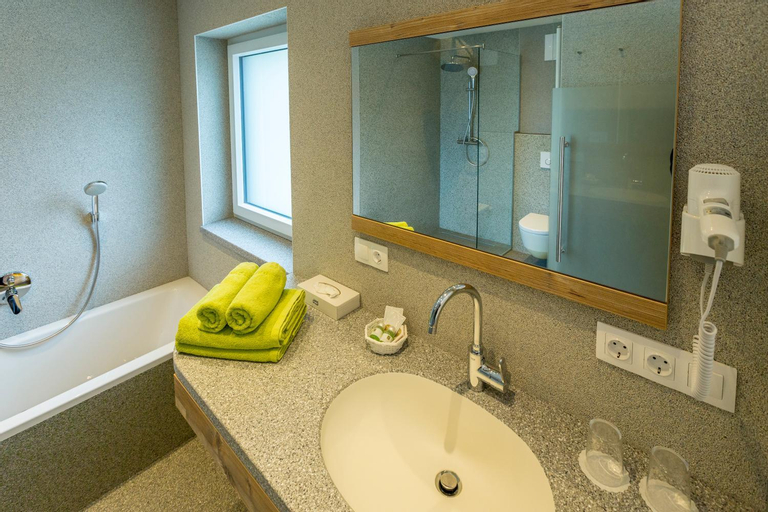 Bathroom 4