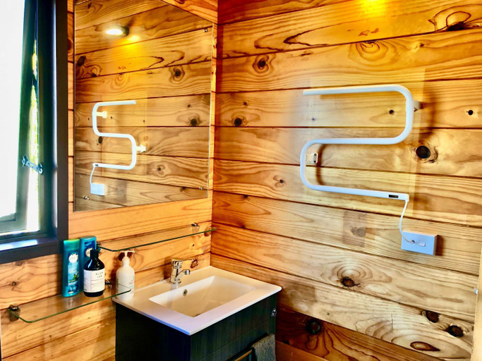 Bathroom, The Mountain Stable Studio, Ruapehu