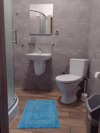 Bathroom 3, Hostel Helios, Września