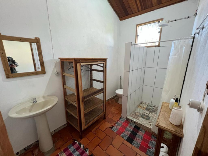 Bathroom 3, Pousada Fazenda Sao Pedro, Delfinópolis