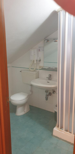 Bathroom 3, LH Albergo il Paradiso, L'Aquila