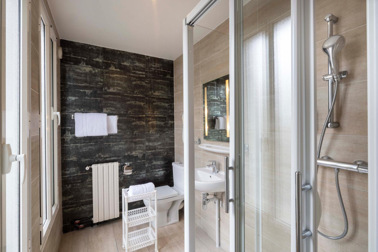 Bathroom 3, Bijou Hôtel Paris Boulogne, Hauts-de-Seine