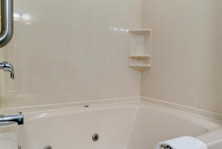 Bathroom 4, Comfort Inn East Oregon - Toledo, Lucas