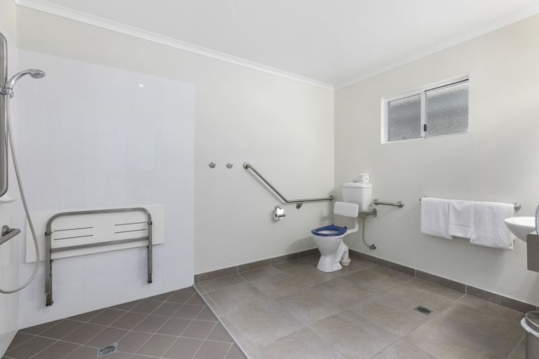 Bathroom 3, Beachside Boutique Motel Mackay, Mackay - Pt A