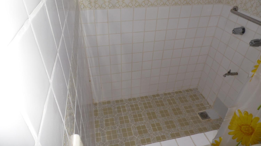 Bathroom 3, Danielas Place, Angeles City