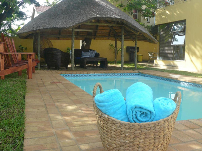 Sport & Beauty 5, Ezulwini Guest House - Standard Double Room with balcony pool view, 2 guests, iLembe
