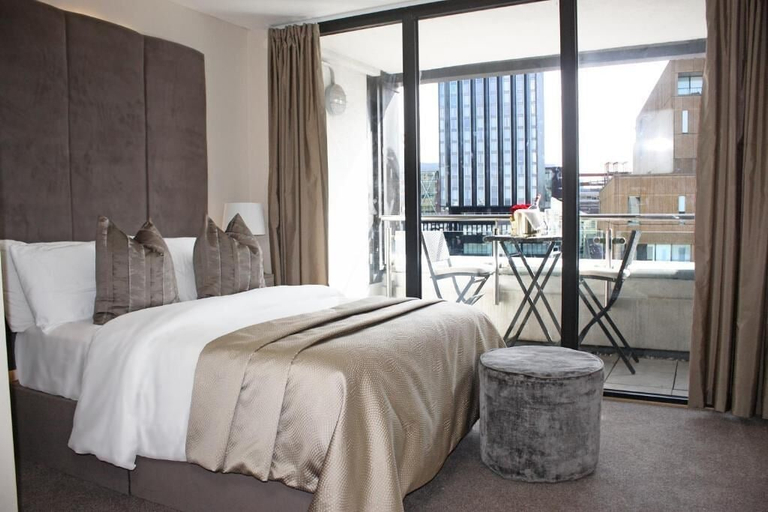 Bedroom 3, NOVU Apartments Liverpool Waterfront, Sefton