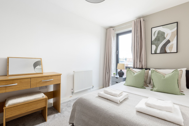 Bedroom 3, Premium 2 Bed Flat near Colindale Station, London