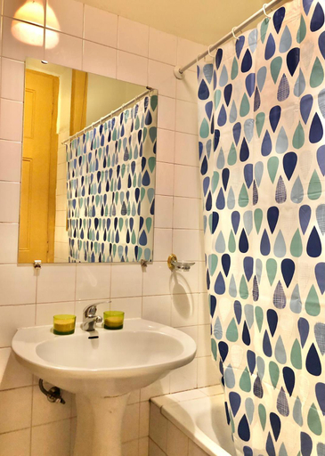 Bathroom 2, Frank's House & Happy BELEM, Lisbon