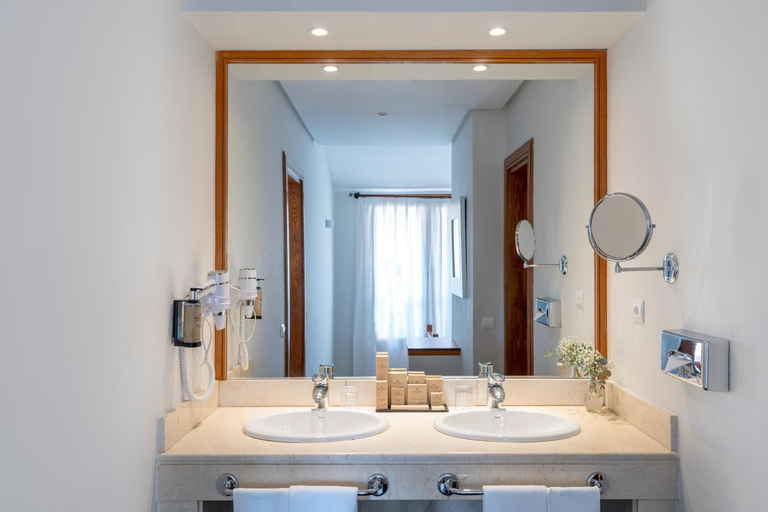 Bathroom 5, Parador de Ronda, Málaga