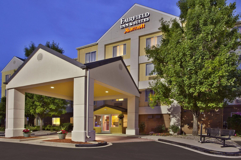 Exterior & Views 2, Fairfield Inn Suites By Marriott Chicago Southeast, Lake