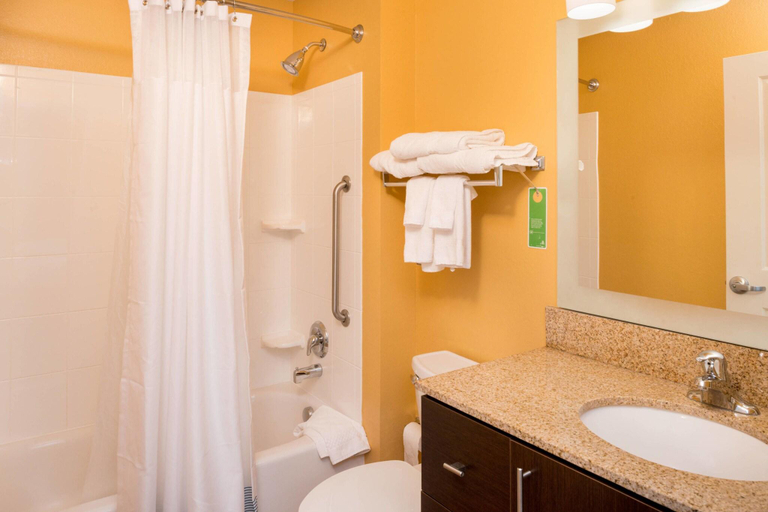 Bathroom 4, Towneplace Suites Huntington, Cabell