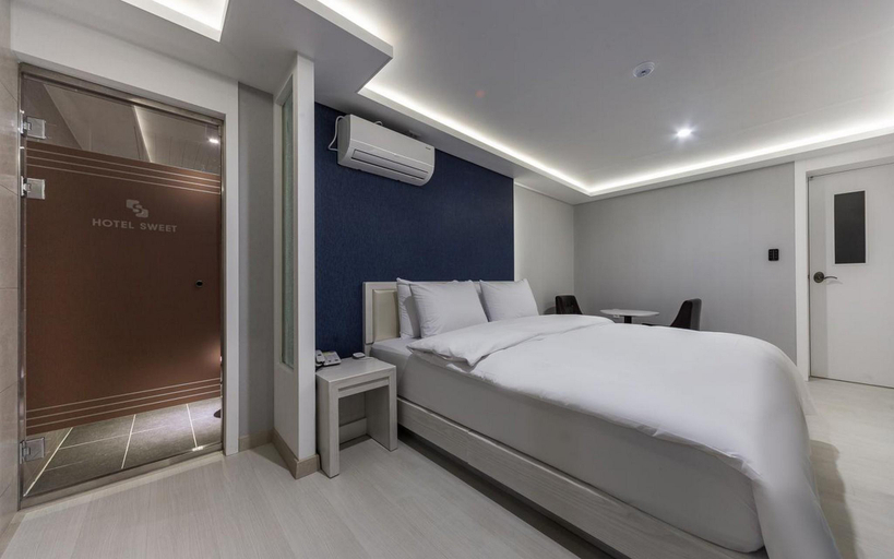 Bedroom 4, Daegu Dongseongro Sweet Hotel, Buk