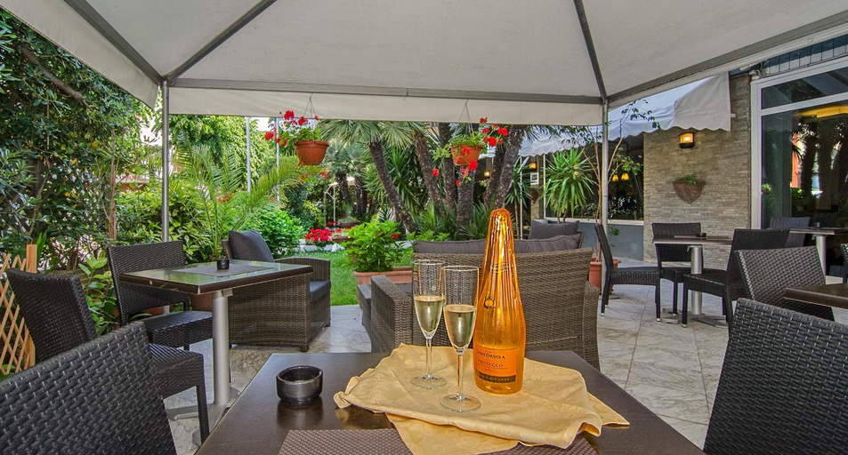 Food & Drinks 5, Hotel Scandinavia, Massa Carrara