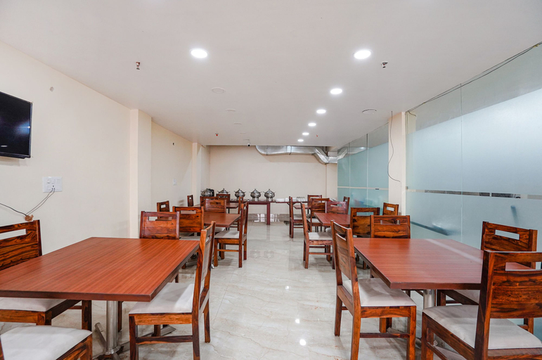 Food & Drinks 2, Fabhotel Ada Residency, Gautam Buddha Nagar