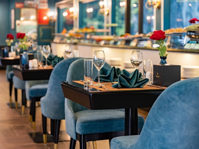Food & Drinks 3, Maia Cruise, Hạ Long