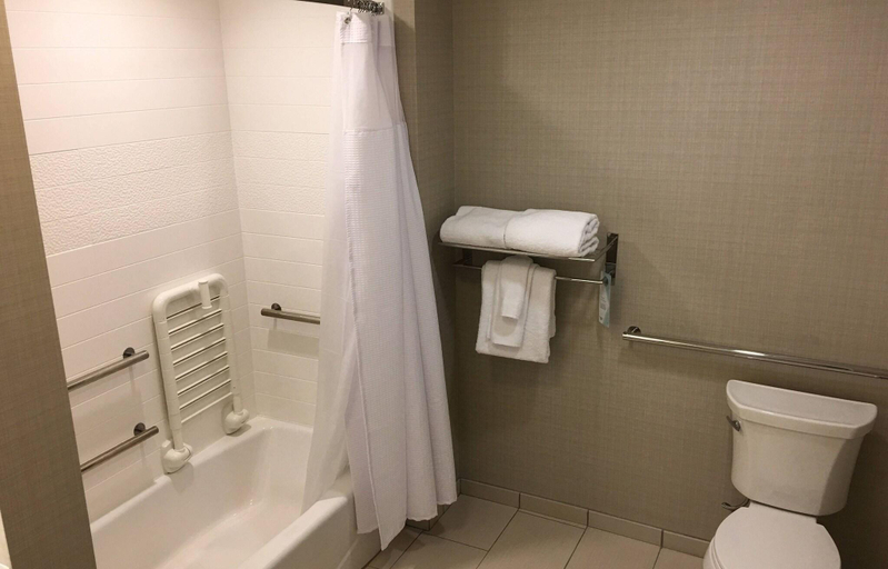 Bathroom 4, Fairfield Inn & Suites Savannah Midtown, Chatham