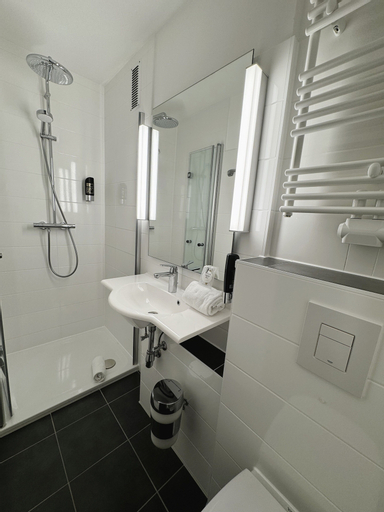 Bathroom 10