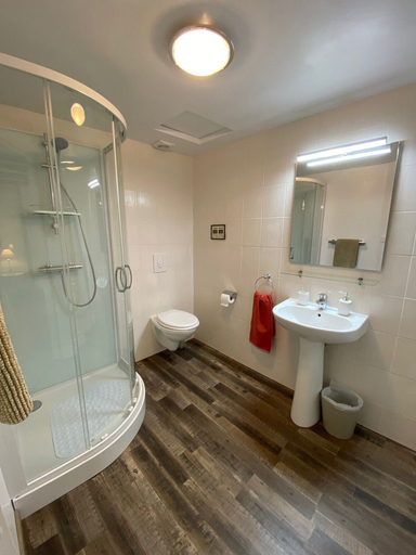 Bathroom 5, L'Envers, Charente