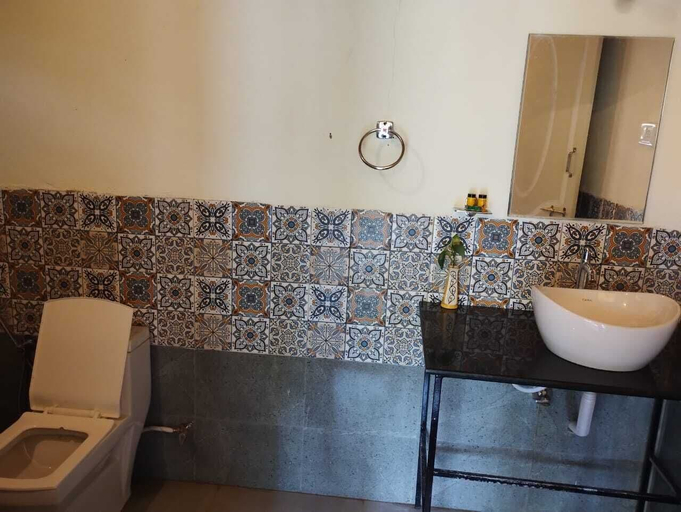 Bathroom 3, Kings Villa Resort, South Goa