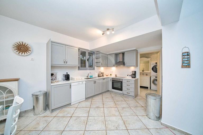 Others 5, Villa Clementine, Peloponnese