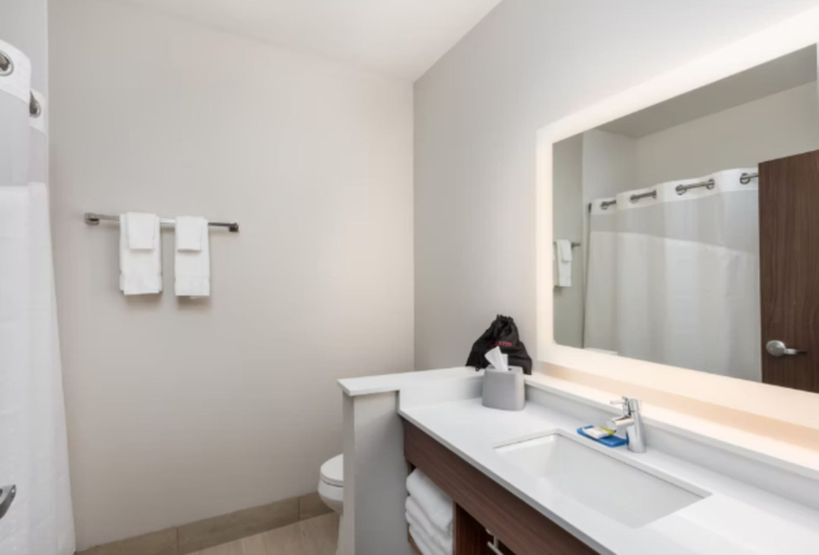 Bathroom 9