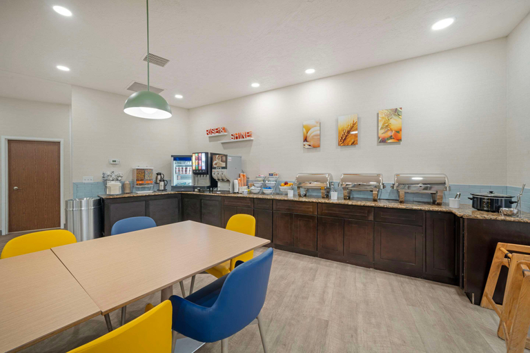 Food & Drinks 5, Comfort Suites Idaho Falls, Bonneville