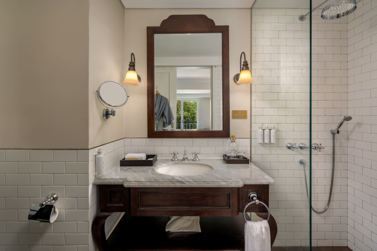 Bathroom 22
