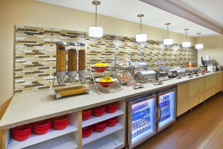 Food & Drinks 5, TownePlace Suites Milwaukee Brookfield, Waukesha