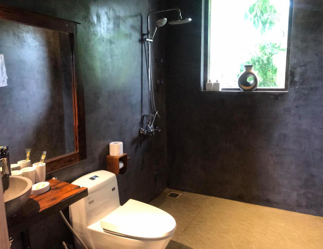 Bathroom 4, Cat Homestay, Huế