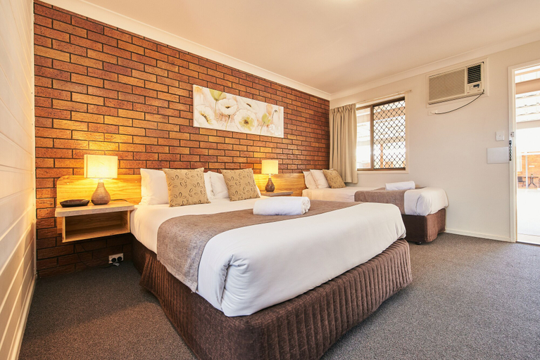 Bedroom 3, Ruthven Street Motor Inn, Toowoomba - Central