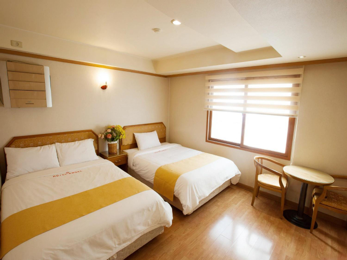 Bedroom 16