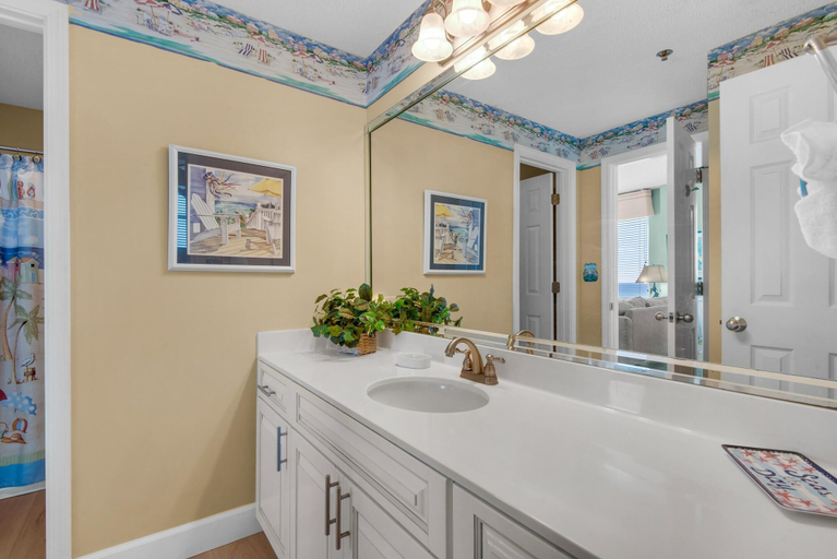 Bathroom, Leeward Key 806, Walton