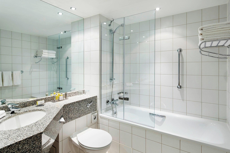 Bathroom 4, Marriott Hotel Leicester, Leicestershire