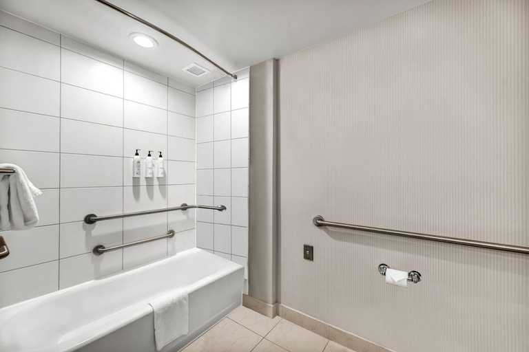 Bathroom 4, Delta Hotels By Marriott Racine, Racine