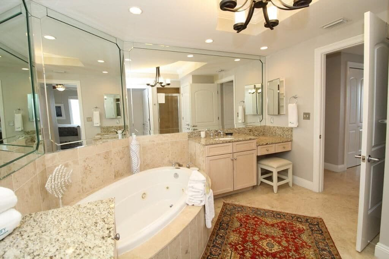 Bathroom 4, Indigo East 605, Escambia