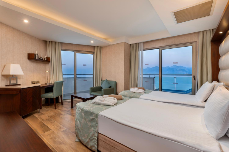Bedroom 4, Ramada Plaza by Wyndham Antalya, Antalya