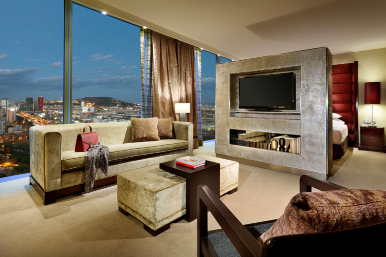 Bedroom 4, Hyatt Regency Barcelona Tower, Barcelona