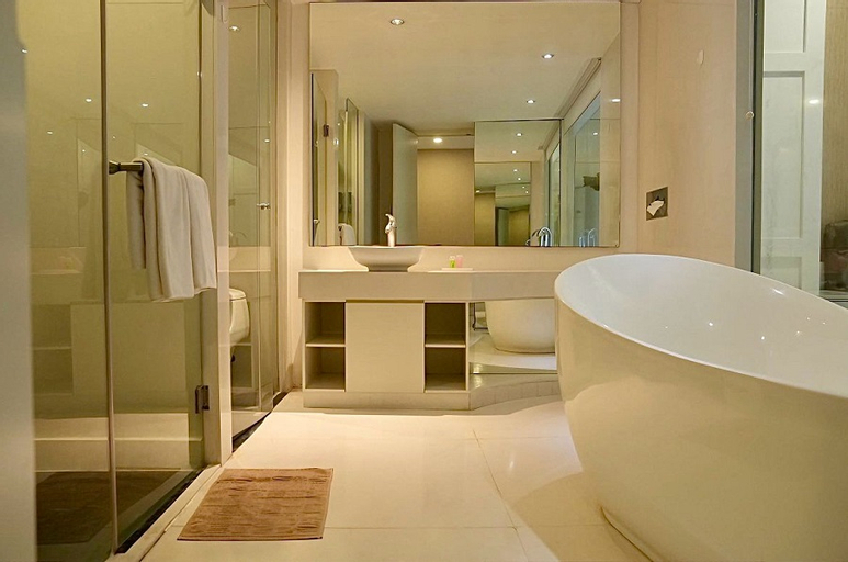 Bathroom 24